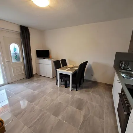Luna Apartment *